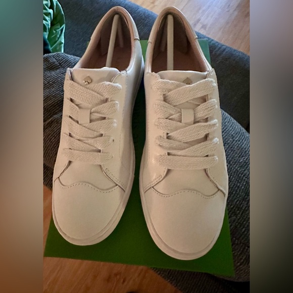 New in Box ♠️ Kate Spade FEZ sneakers - white leather - women's size 7.5 ♠️ - Picture 3 of 7